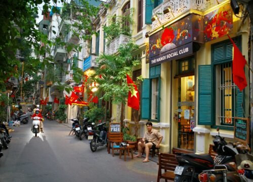 A Local’s Guide to Hanoi’s Old Quarter Culture, Crafts & Hidden Cafes